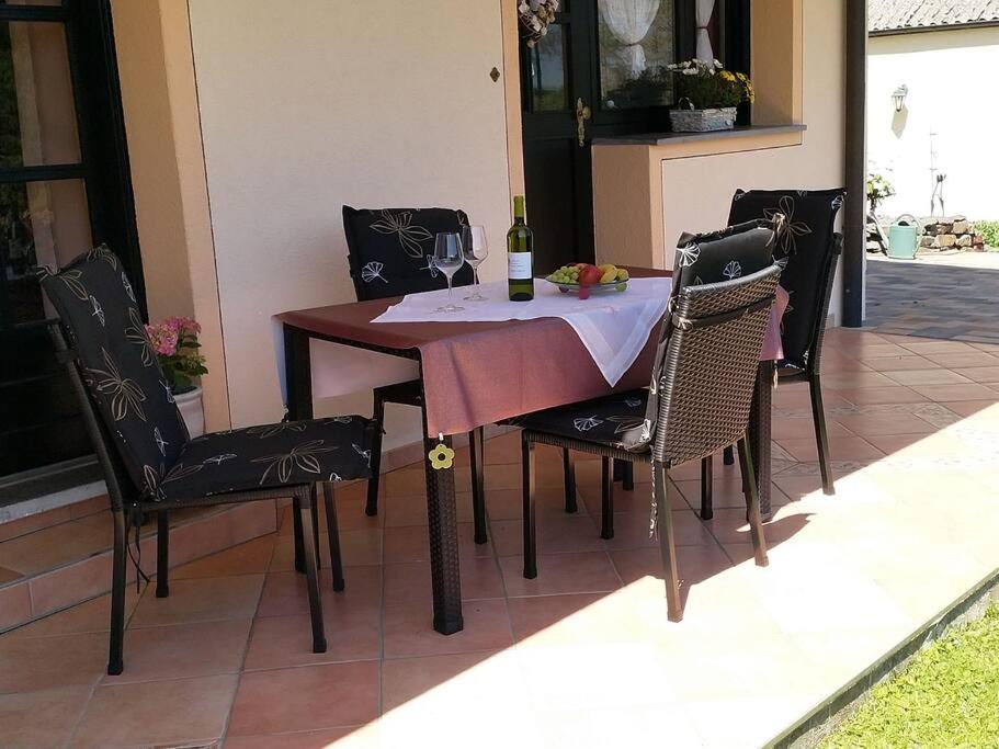 Appartement Casavitis Erholung Am Weinberg à Lontzen Extérieur photo