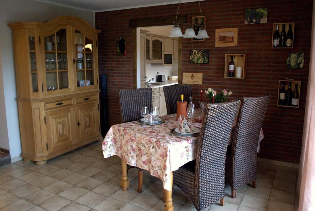Appartement Casavitis Erholung Am Weinberg à Lontzen Extérieur photo